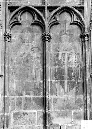 Cathédrale (ancienne) ; Eglise Saint-Etienne Peinture murale dans les arcatures du transept sud : saint Jean-Baptiste et un saint évêque, Gossin (photographe), 