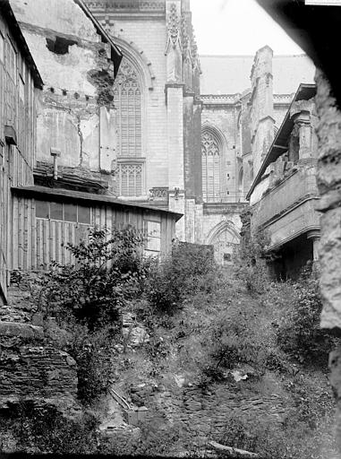 Cathédrale Saint-Pierre Partie latérale et ruines, Enlart, Camille (historien), 