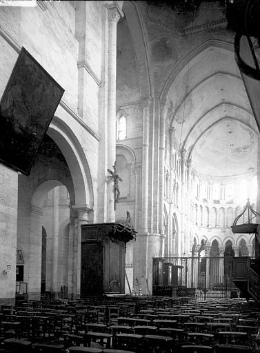 Eglise Choeur et partie de la nef, Enlart, Camille (historien), 