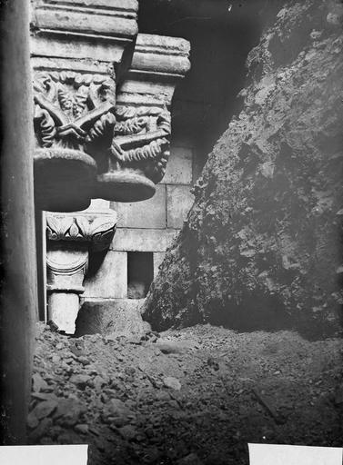 Cathédrale Notre-Dame-de-l'Assomption Chapiteaux découverts de la construction primitive, Service photographique, 