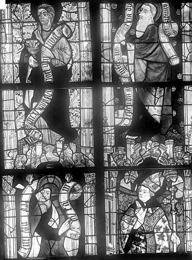 Cathédrale Saint-Julien Vitrail du transept nord, baie 13, panneaux 5, 6, 13 et 14 : Saint Jean l'évangéliste, saint Thomas, saint Mathias et saint René (supposé) évêque d'Anjou, Durand, Jean-Eugène (photographe), 
