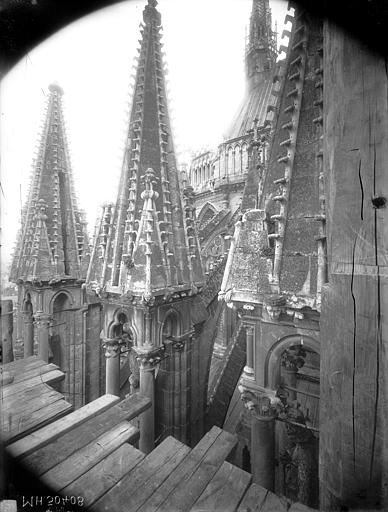 Cathédrale Notre-Dame Pinâcles des arcs-boutants de l'abside, Lajoie, Abel, 