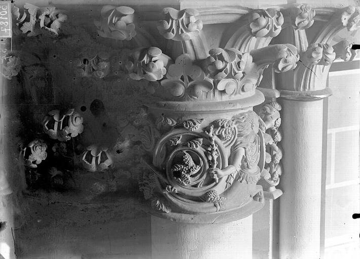 Cathédrale Notre-Dame Chapiteau du troisième pilier de la chapelle absidiale, à droite, Lajoie, Abel, 