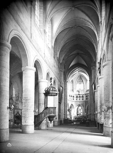 Cathédrale Saint-Etienne Vue intérieure de la nef, vers le choeur, Mieusement, Médéric (photographe), 