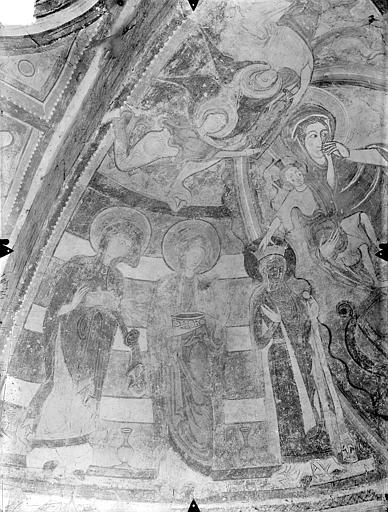 Eglise Notre-Dame (ancienne) Crypte Saint-Catherine - Peintures murales du choeur (partie nord de l'abside) : Deux saintes portant leur couronne et une troisième recevant la sienne des mains de l'Enfant Jésus, Gossin (photographe), 