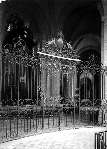 Cathédrale Saint-Etienne Grille d'une chapelle, Robert, Paul (photographe), 